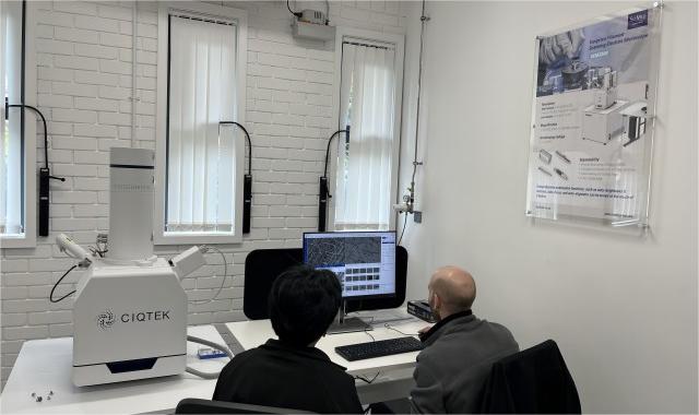 Presentazione di CIQTEK SEM3200: presentazione della microscopia SEM alla Loughborough University, Inghilterra